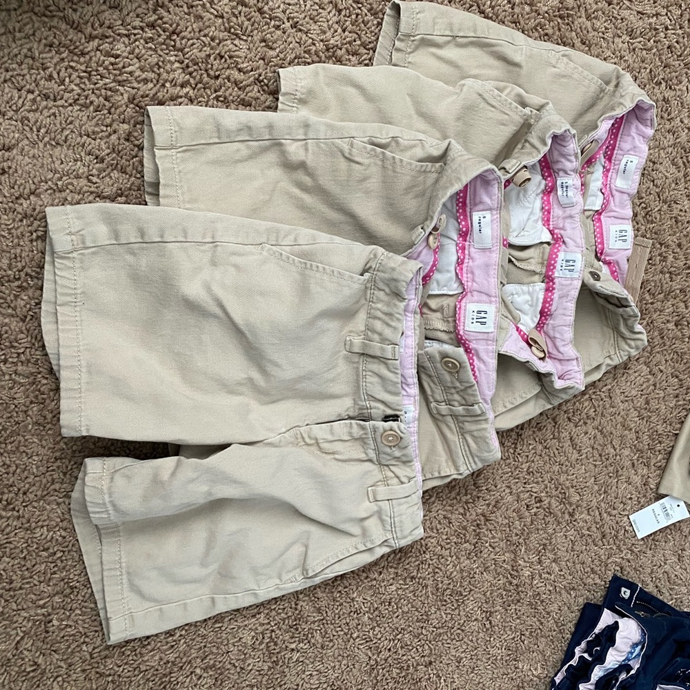 GAP kids chino khaki Bermuda short, size 5